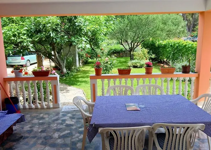 アパート Nimcevic ビオグラード・ナ・モル